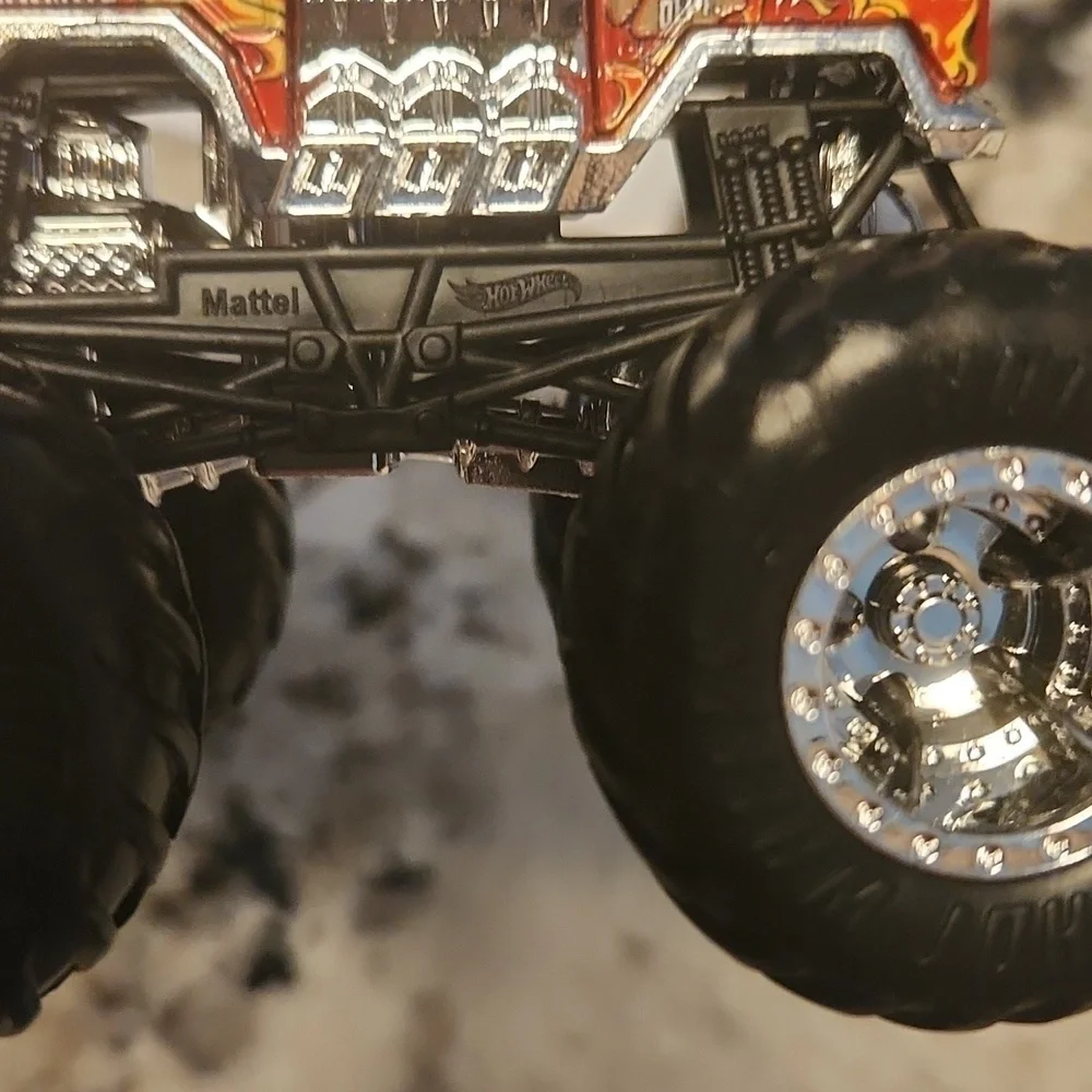 Mattel Hotwheels Monster Trucks 4x4 firetruck